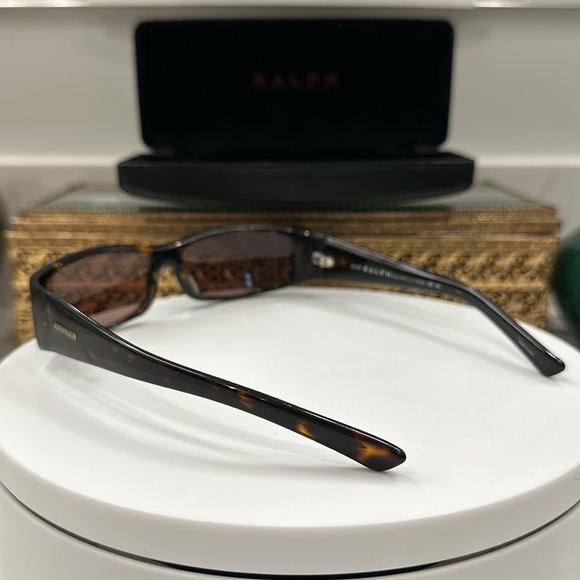Ralph Lauren Brown/Amber Tortoiseshell Sunglasses EUC & RL Hard-Case EUC - Picture 7 of 17